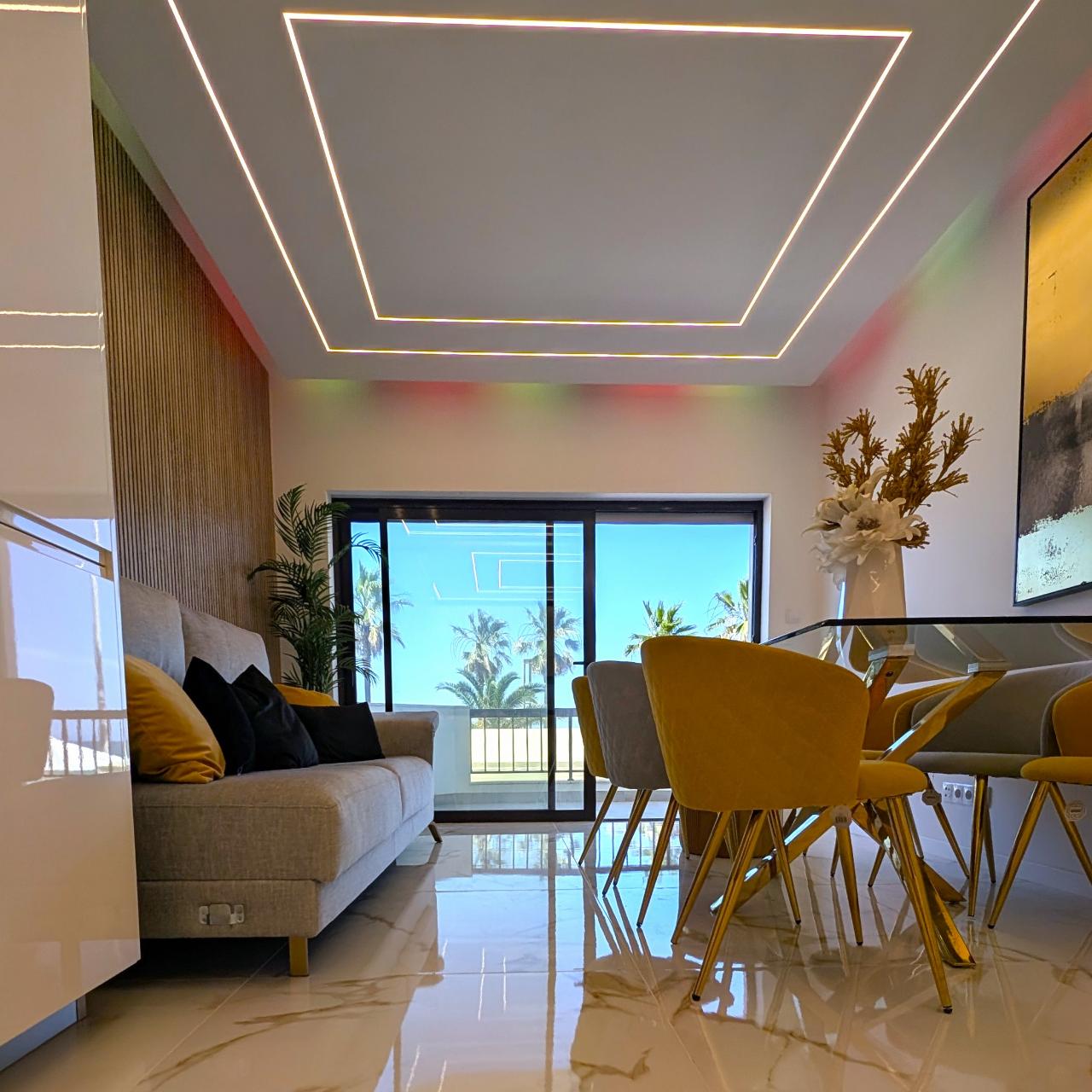 Apartamento T3 Frente ao Mar em Quarteira, Primeira Linha da Praia