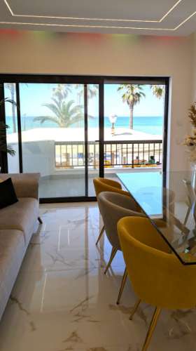 Apartamento T3 Frente ao Mar em Quarteira, Primeira Linha da Praia