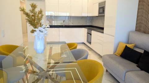 Apartamento T3 Frente ao Mar em Quarteira, Primeira Linha da Praia