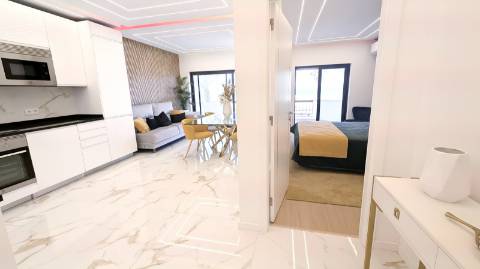 Apartamento T3 Frente ao Mar em Quarteira, Primeira Linha da Praia