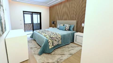 Apartamento T3 Frente ao Mar em Quarteira, Primeira Linha da Praia