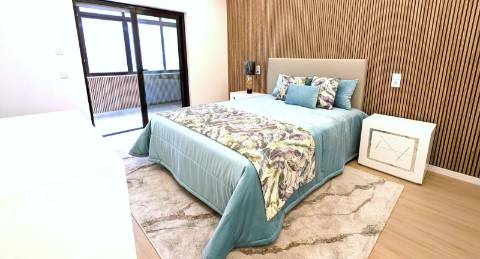 Apartamento T3 Frente ao Mar em Quarteira, Primeira Linha da Praia