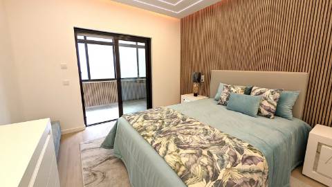 Apartamento T3 Frente ao Mar em Quarteira, Primeira Linha da Praia