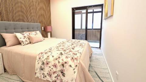 Apartamento T3 Frente ao Mar em Quarteira, Primeira Linha da Praia