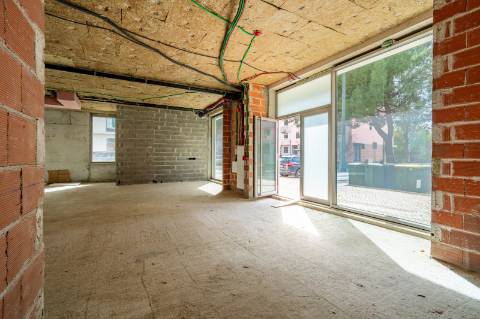 Espaço Comercial - Edificio O'Living - Invista em Duas Lojas no O'Living e Potencie o Seu Negócio