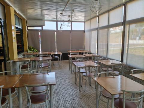 CaféRestaurante em Funcionamento - Excelente Oportunidade na Azambuja