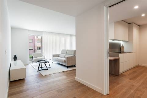 Apartamento T3 Duplex - Rua Carlos George s/n - Olivais - Lisboa