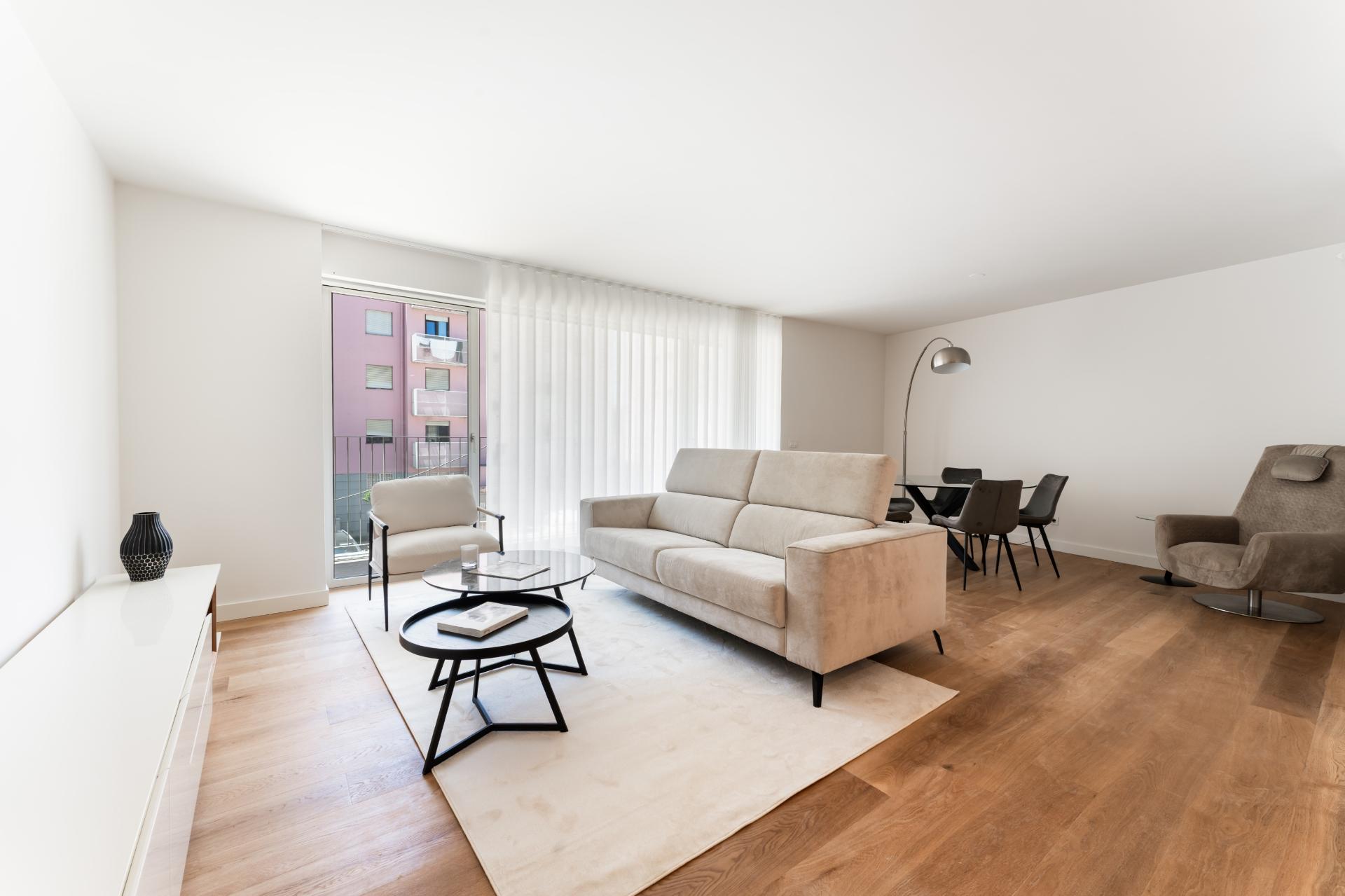 Apartamento T3 Duplex - Rua Carlos George s/n - Olivais - Lisboa