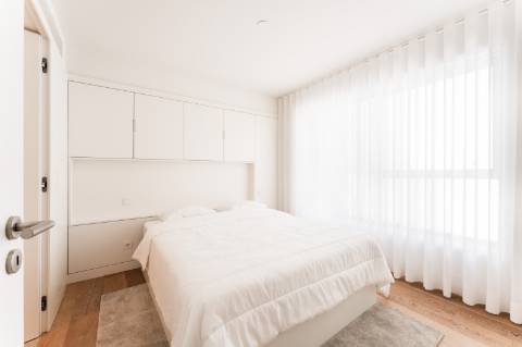 Apartamento T3 Duplex - Rua Carlos George s/n - Olivais - Lisboa