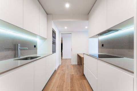 Apartamento T3 Duplex - Rua Carlos George s/n - Olivais - Lisboa