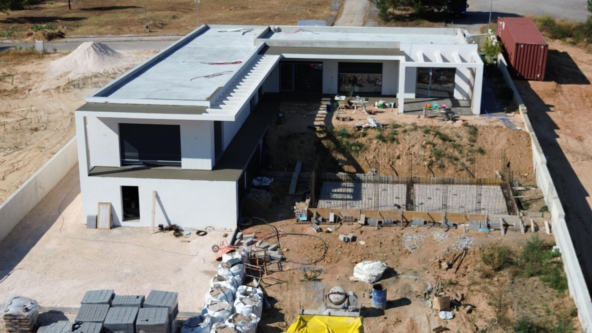 MORADIA T4 TÉRREA A ESTREAR - CASAIS DOS BRITOS - AZAMBUJA