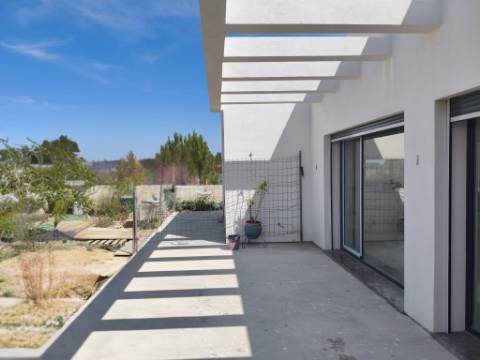 MORADIA T4 TÉRREA A ESTREAR - CASAIS DOS BRITOS - AZAMBUJA