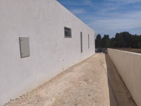 MORADIA T4 TÉRREA A ESTREAR - CASAIS DOS BRITOS - AZAMBUJA