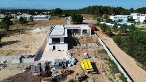 MORADIA T4 TÉRREA A ESTREAR - CASAIS DOS BRITOS - AZAMBUJA