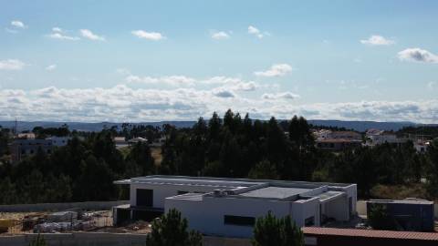 MORADIA T4 TÉRREA A ESTREAR - CASAIS DOS BRITOS - AZAMBUJA