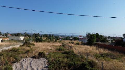 TERRENO COM 1.230m2 - PINHAL DAS FORMAS - PALMELA