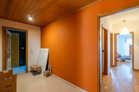 VENDE-SE T3 COM TERRAÇO E GARAGEM EM CARCAVELOS