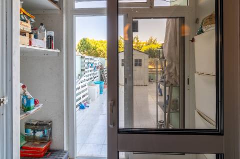 VENDE-SE T3 COM TERRAÇO E GARAGEM EM CARCAVELOS