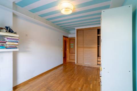 VENDE-SE T3 COM TERRAÇO E GARAGEM EM CARCAVELOS