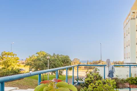 VENDE-SE T3 COM TERRAÇO E GARAGEM EM CARCAVELOS