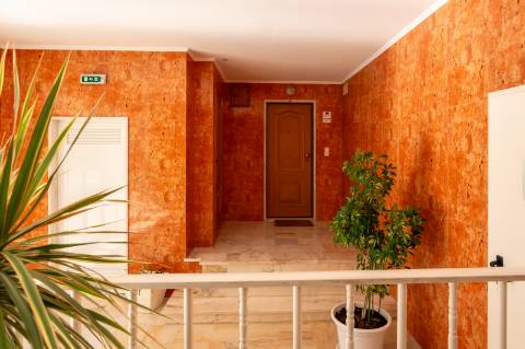 VENDE-SE T3 COM TERRAÇO E GARAGEM EM CARCAVELOS