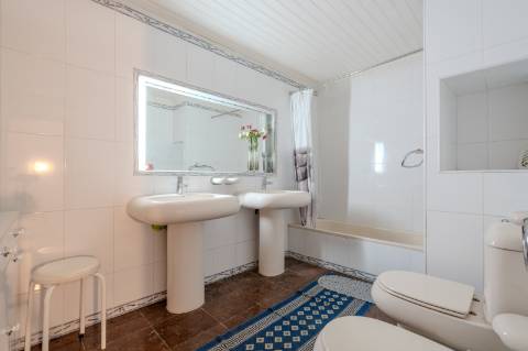 Quinta com Alojamento Turístico para Venda no Fiandal em Alenquer