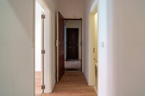 T2 Renovado para Arrendamento na Rua David Lopes, Lisboa