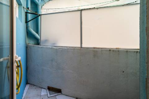 T2 Renovado para Arrendamento na Rua David Lopes, Lisboa