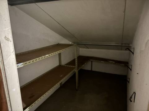 Apartamento T2 no Cacém com Arrecadação | Junto à Estação