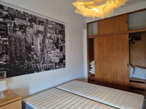 T1 Luminoso em Campolide num 13º Andar - Excelente Localização