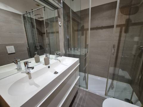 T1 Luminoso em Campolide num 13º Andar - Excelente Localização