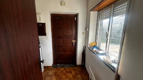 Venda de Quinta com Casa T4, Adega, Lagar e Terreno com Árvores de Fruto em Casével - Santarém
