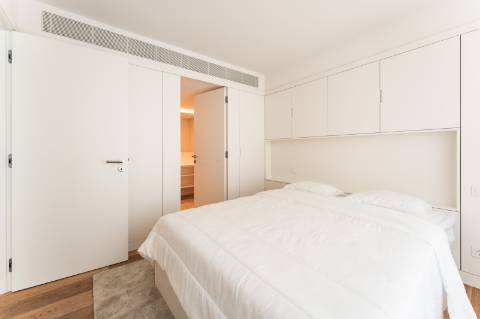 Apartamento T3 Duplex - Rua Carlos George s/n - Olivais - Lisboa