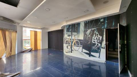 Loja Comercial e de Serviços - Centro da Cidade - Arrendamento