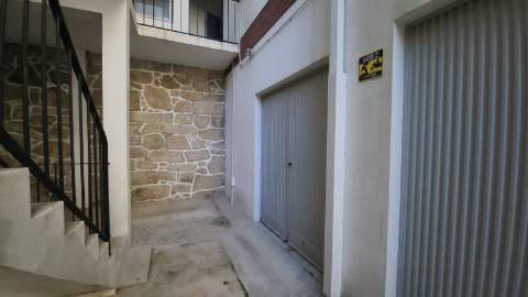 Loja Comercial e de Serviços - Centro da Cidade - Arrendamento