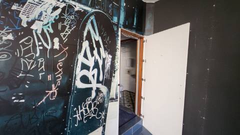 Loja Comercial e de Serviços - Centro da Cidade - Arrendamento