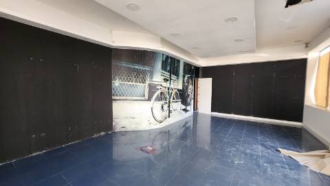 Loja Comercial e de Serviços - Centro da Cidade - Arrendamento