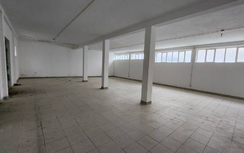 Comércio para Arrendamento no Centro da Cidade