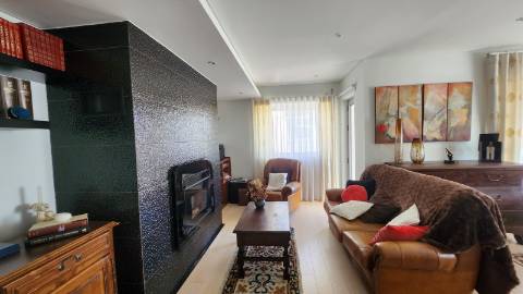 T2 remodelado, com Conforto, Eficiência no Centro da Guarda! BONFIM