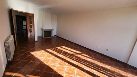 Moradia T4 à Venda - Zona da Escola Secundária da Sé, Guarda