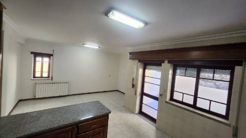 Moradia T4 à Venda - Zona da Escola Secundária da Sé, Guarda