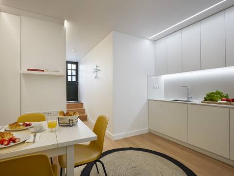 Excelente T1 novo no centro da cidade de Lisboa junto ao Panteão Nacional totalmente equipado