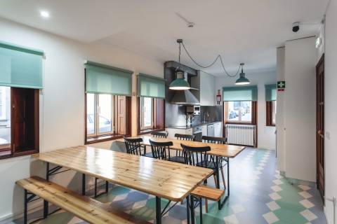 Moradia fantástica com 10 suites e espaço exterior a cerca de 100 metros do centro de Aveiro