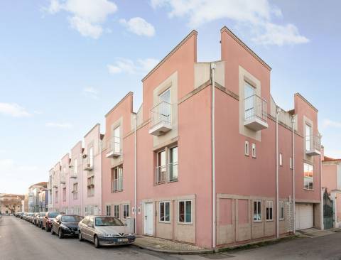 Moradia fantástica com 10 suites e espaço exterior a cerca de 100 metros do centro de Aveiro