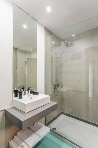 Moradia fantástica com 10 suites e espaço exterior a cerca de 100 metros do centro de Aveiro