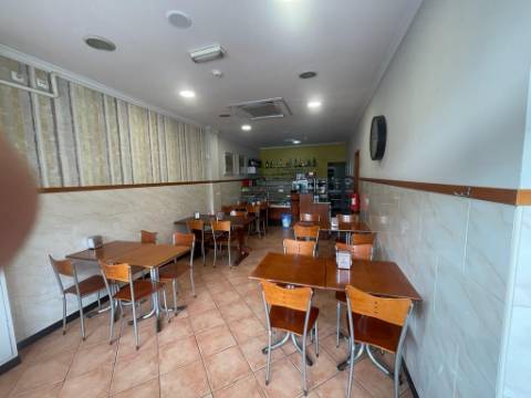 Excelente oportunidade, bar/restaurante referência no centro histórico de Alverca