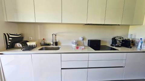 Apartamento T2 em condomínio privado com piscina e lugar de garagem