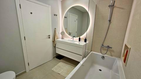 Apartamento T2 em condomínio privado com piscina e lugar de garagem