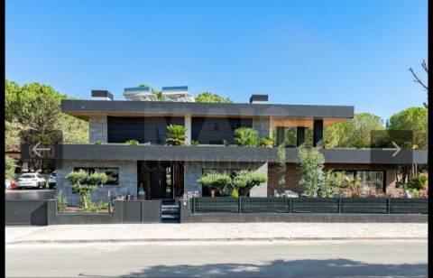 Moradia excelente T4 em Santo Estevão com excelentes áreas, ginásio, piscina de areia e jardim de inverno