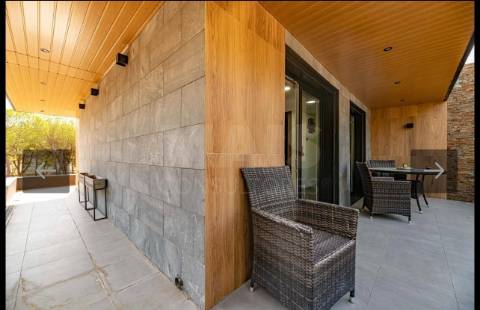 Moradia excelente T4 em Santo Estevão com excelentes áreas, ginásio, piscina de areia e jardim de inverno